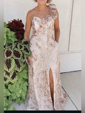 Mori Lee MGNY 72802 Embroidered One-Shoulder Floral Appliqué Evening Dress Sz 16